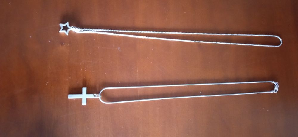 Fios em prata curtinhos