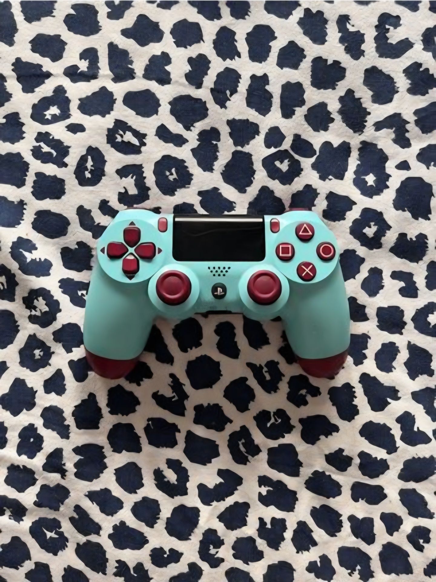 Ps4 slim 500gb em exlente estado com comando e Fifa 20 e 21