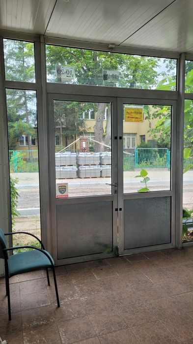 Pawilon usługowy z płyty warstwowej