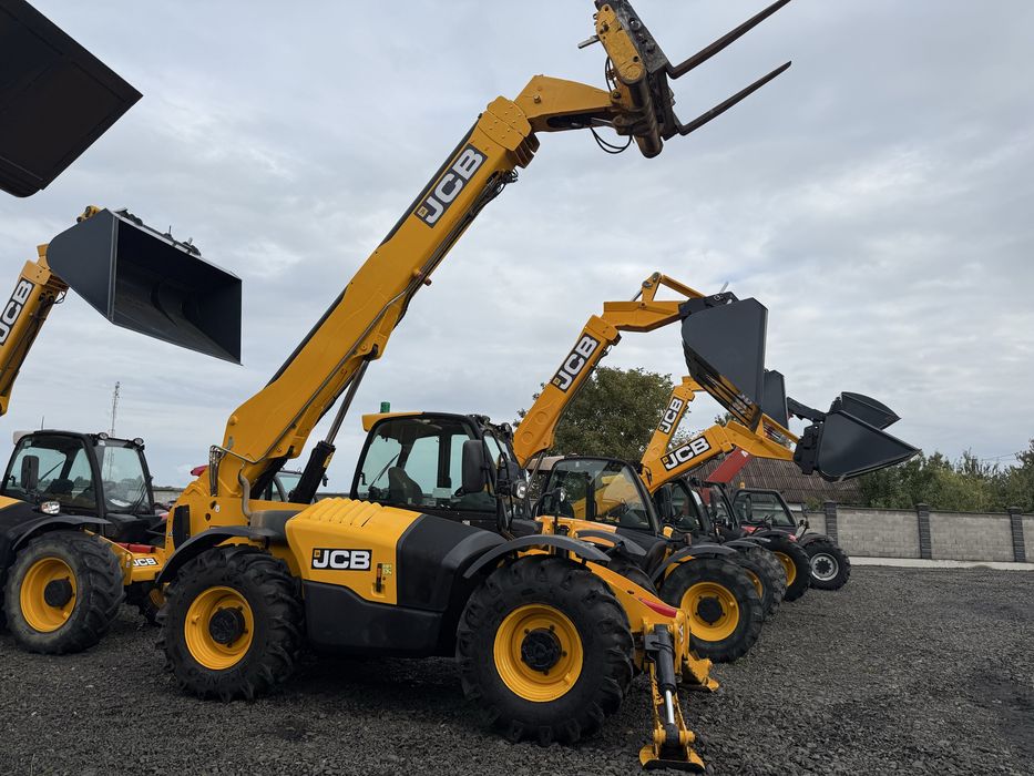 JCB 540-140 телескопічний навантажувач