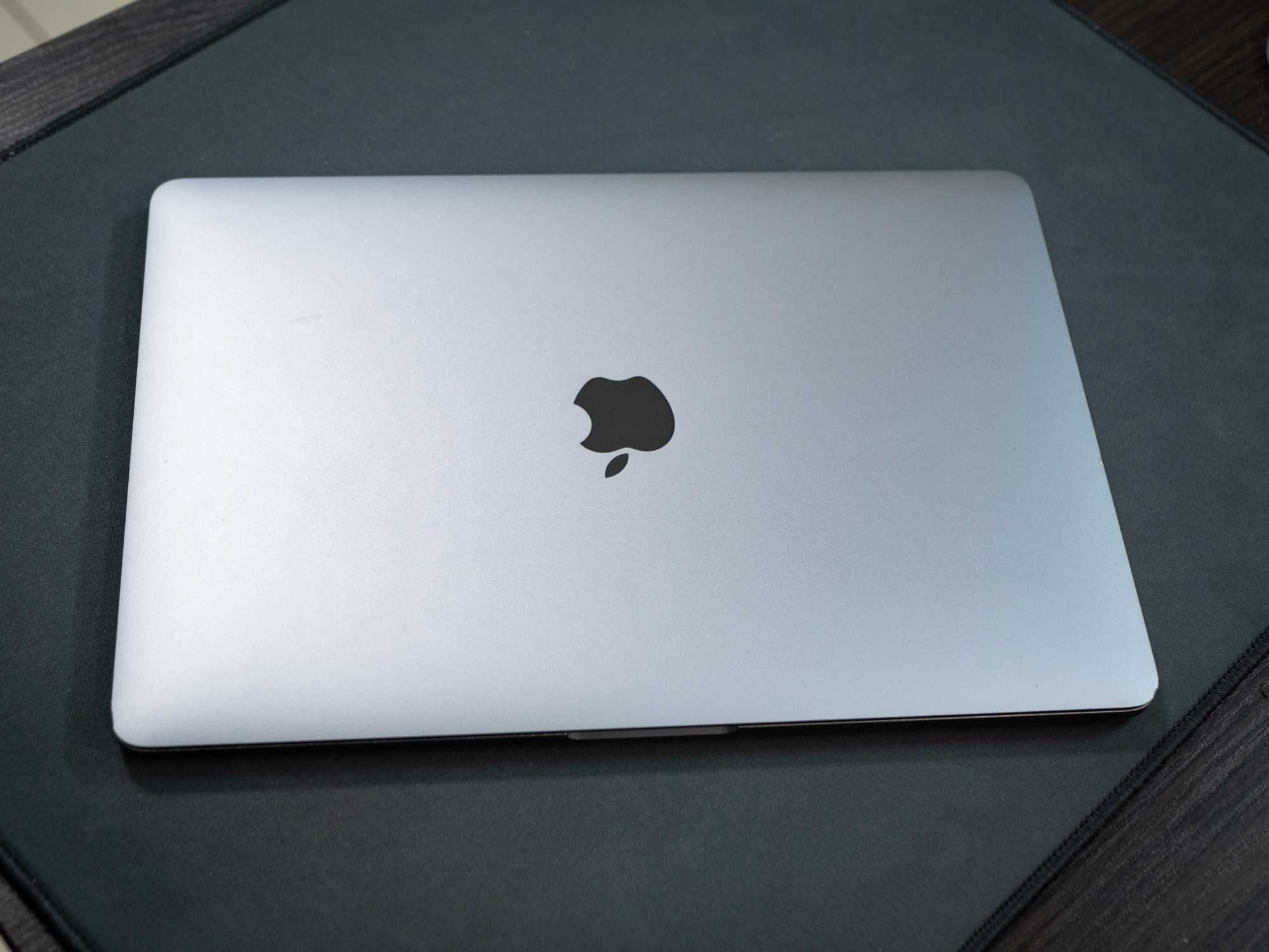 Macbook pro 13 2018 живой