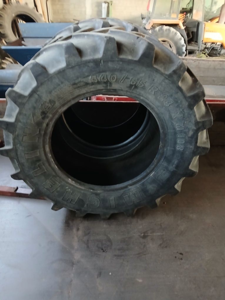 Pneus Michelin pouco usados