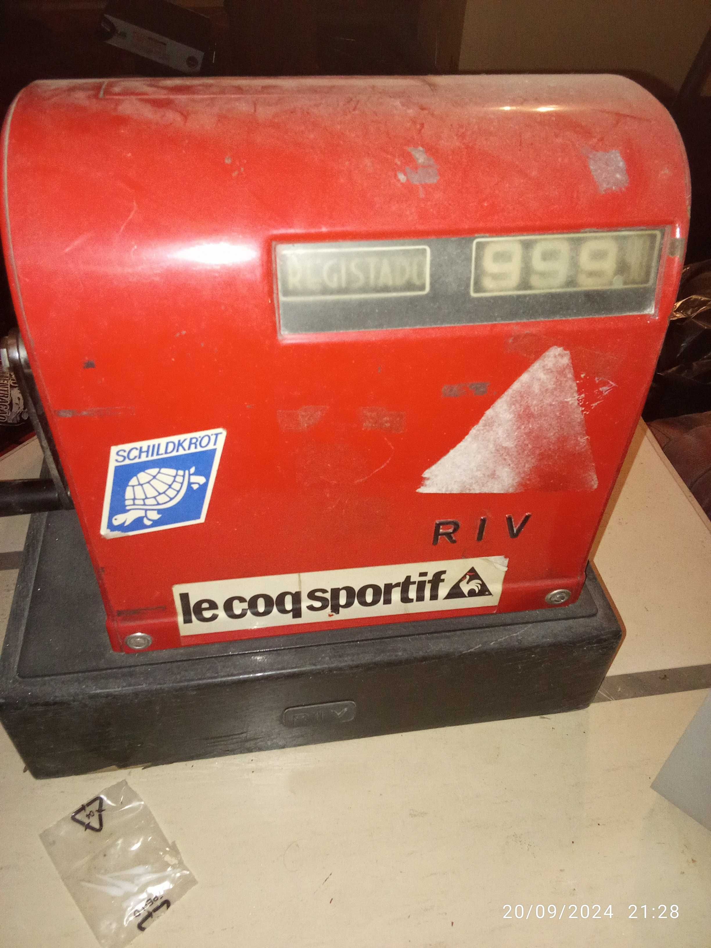 Máquina registadora antiga RIV