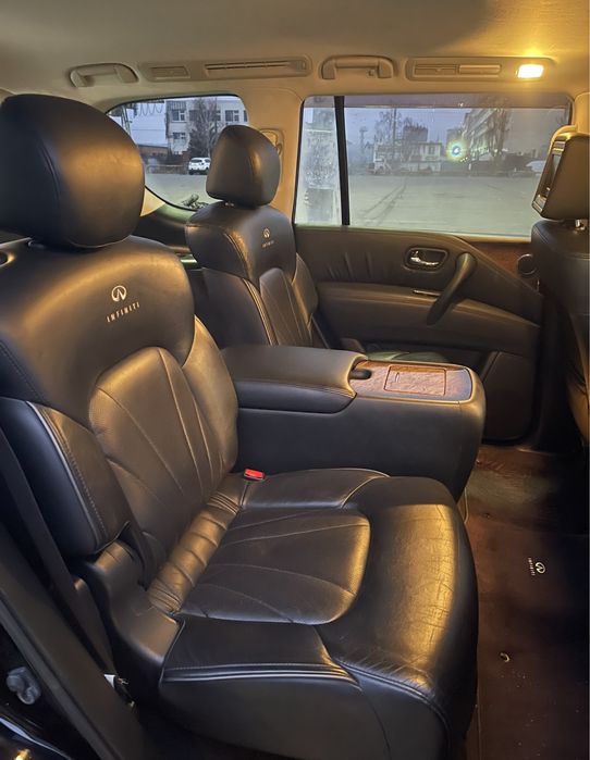 Продам Infiniti QX56 2010 5,6 бензин