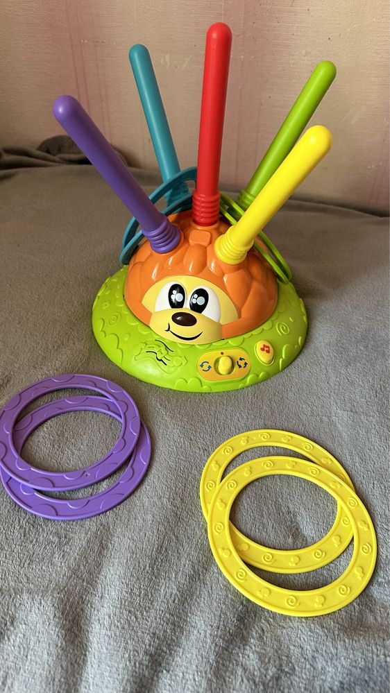 Игрушка Chicco на 2-5 лет ,музыкальная.
