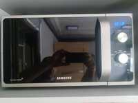 Kuchenka mikrofalowa z grillem Samsung  23l.800 W