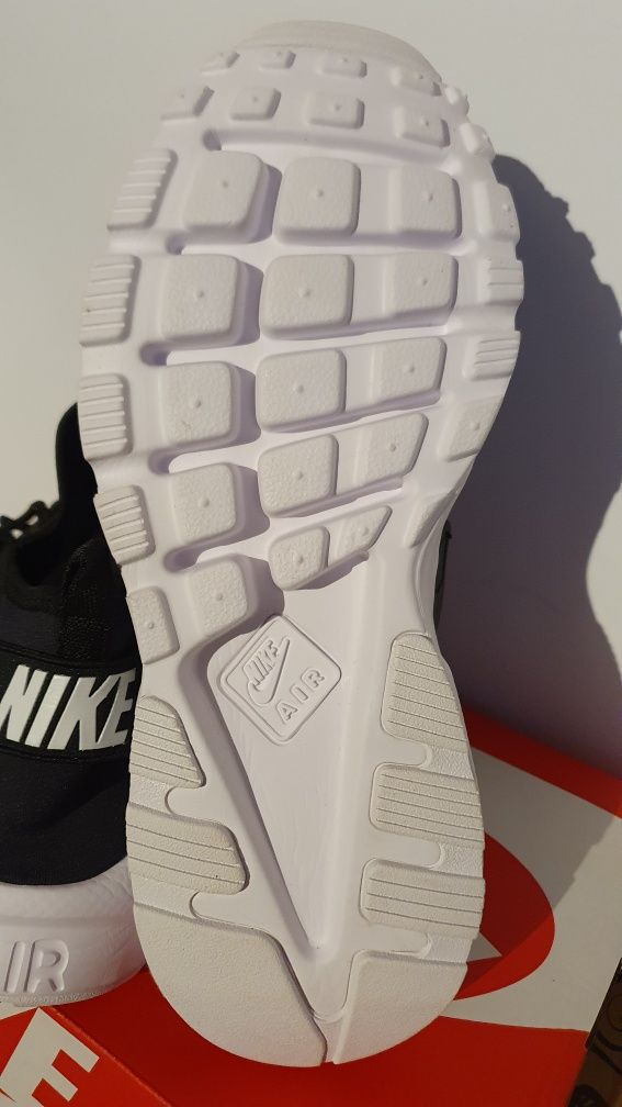 Sneakersy nowe męskie sportowe Nike Air Huarache Rozmiar 44