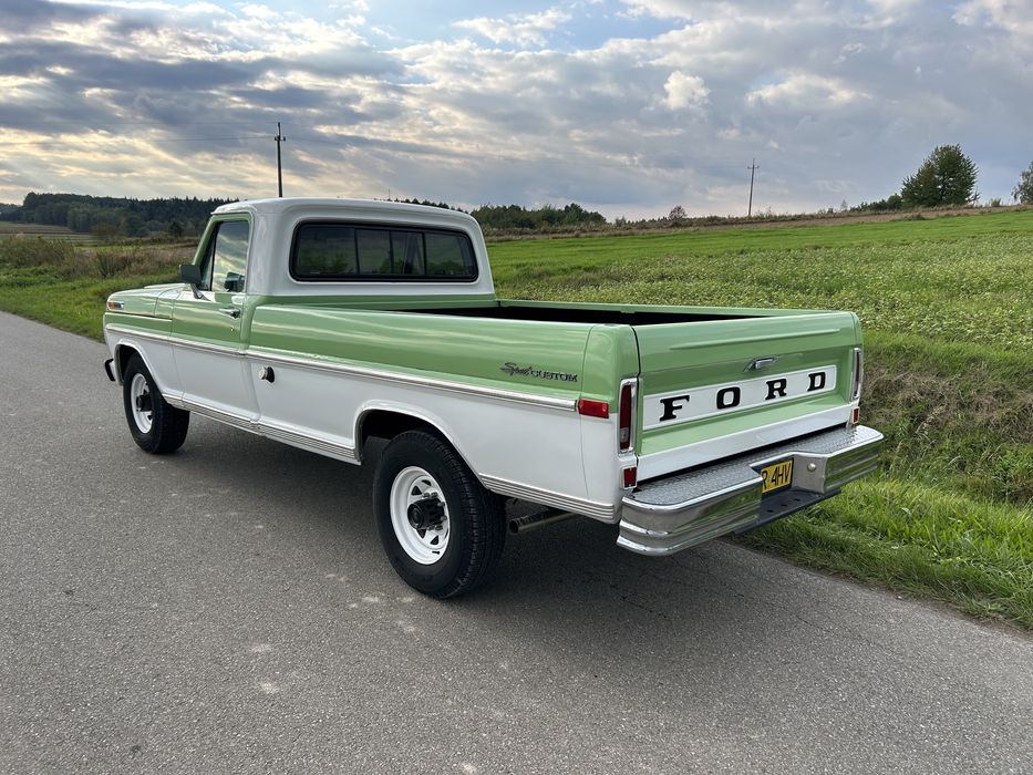 Ford F250 custom sport