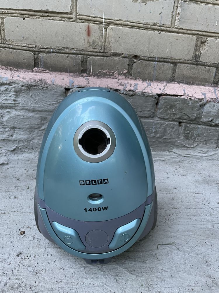 Продам пылесос Delfa DJC-607 1400Вт