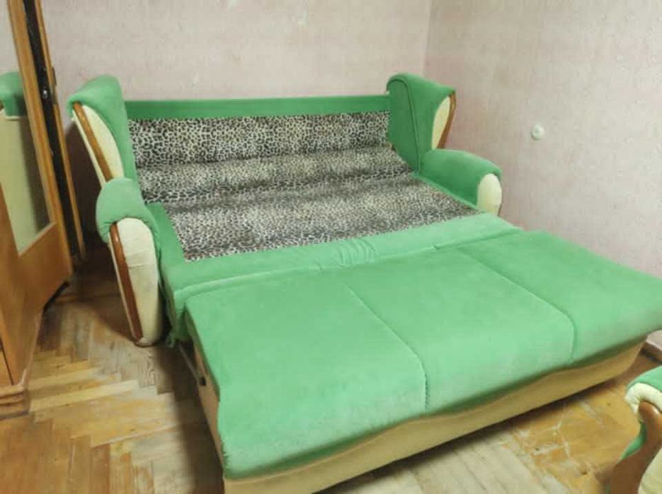 Шикарный Добротный Объёмный Надёжный Диван сБольшим спальным местом