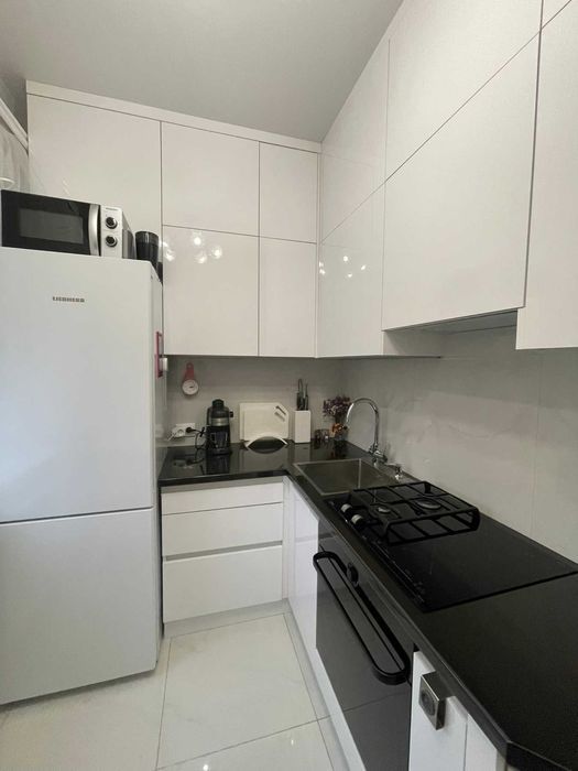 Центр! 2к. сталінка з новим ремонтом