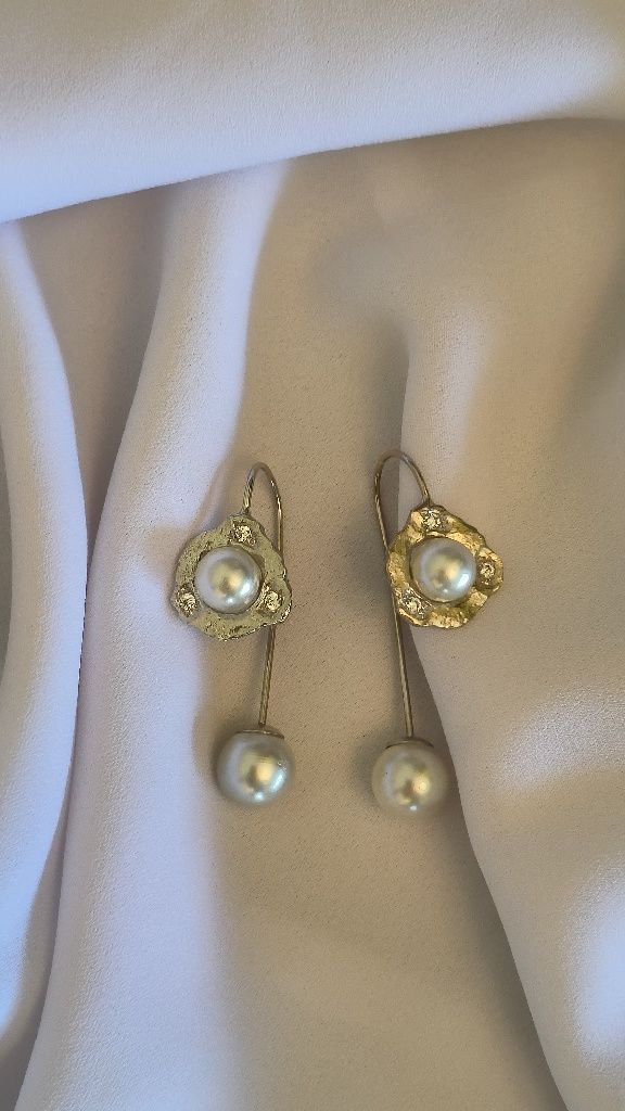 Brincos em prata com pérola e zirconias