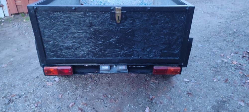 Przyczepka samochodowa jednoosiowa stan bdb