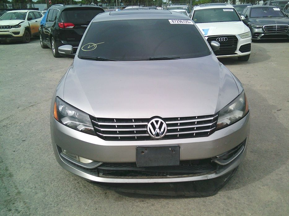 В дорозі VOLKSWAGEN PASSAT SE 2014 фольцваген пасат США фото відправки