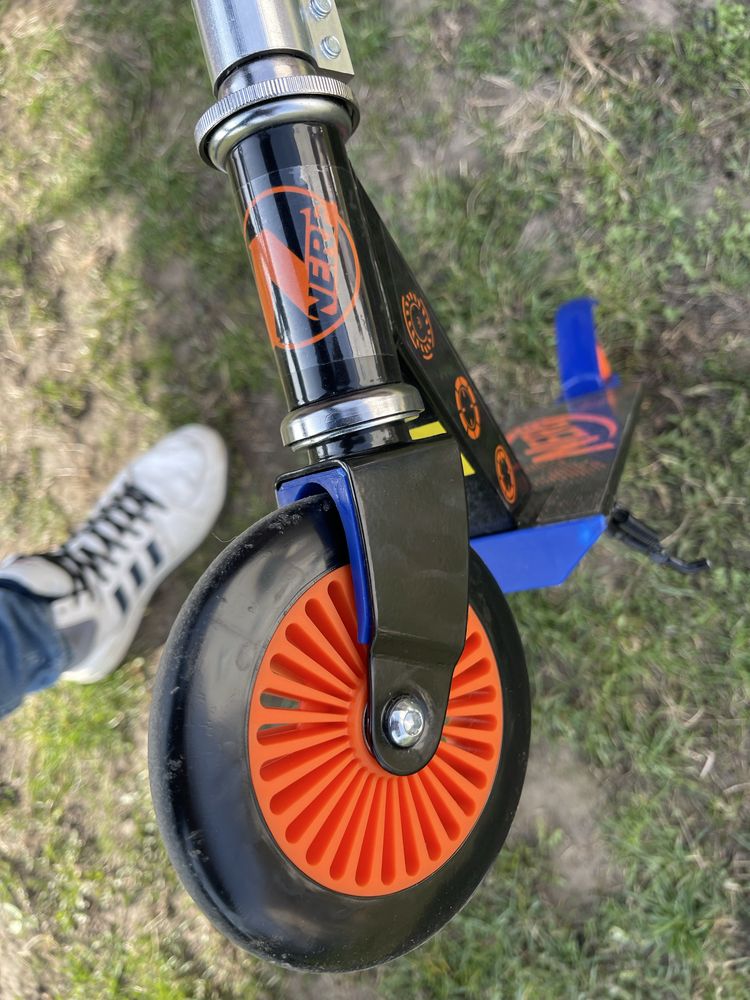 Самокат NERF як новий і