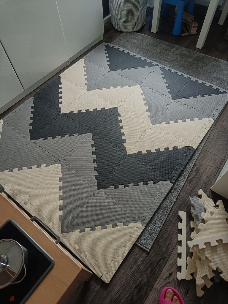 Smiki, mata piankowa, puzzle, szara, 96 elementów, 180x180 cm
