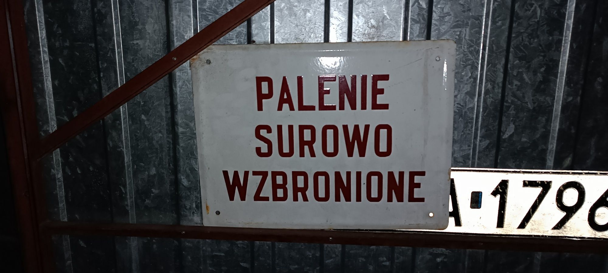 Tablica informacyjna prl