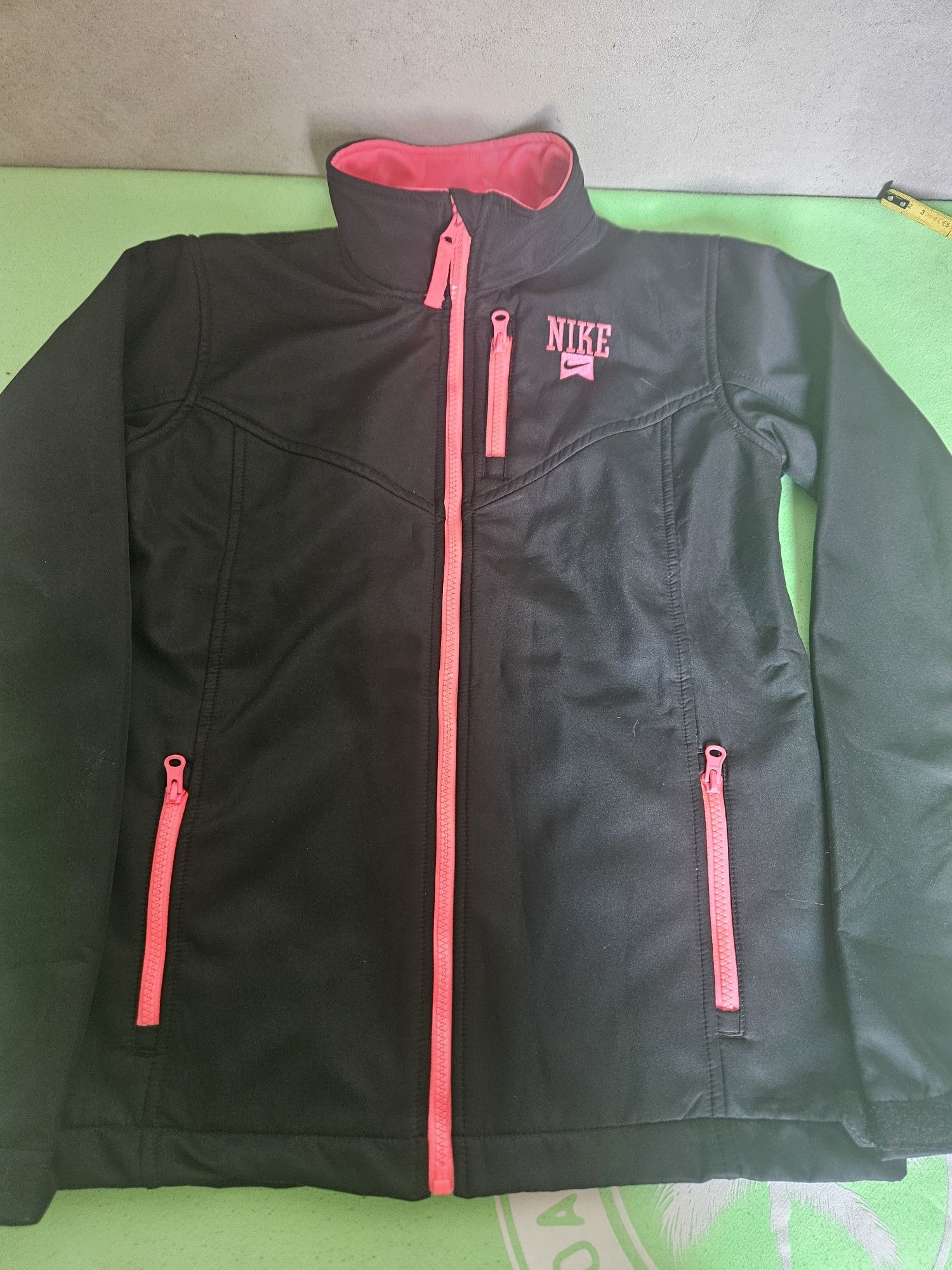 Kurtka Nike nowa roz. 13-15 l 158-170 softhell