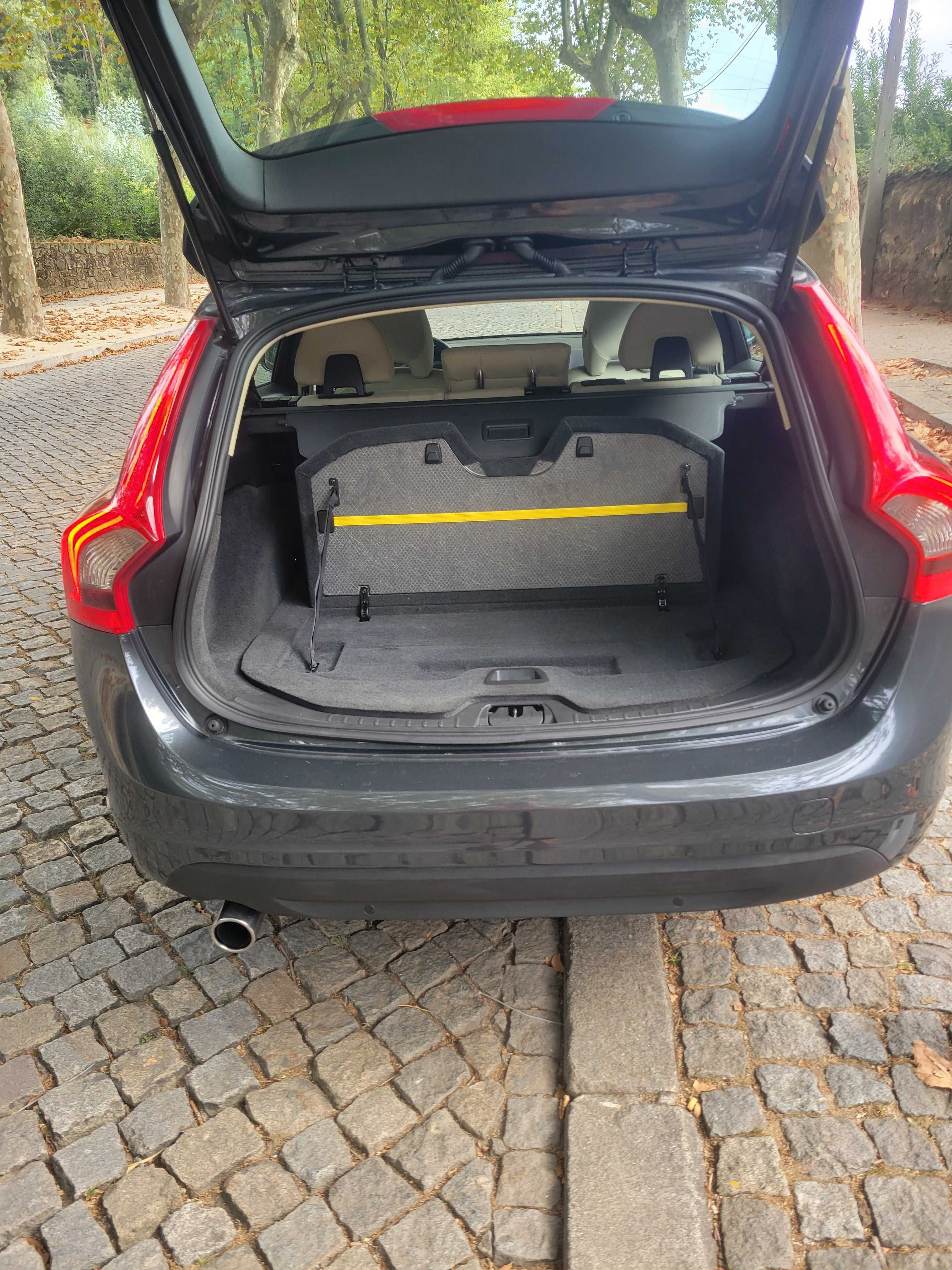 Volvo V60 D3, 2011