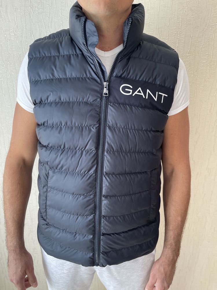 Продам чоловічу жилетку Gant