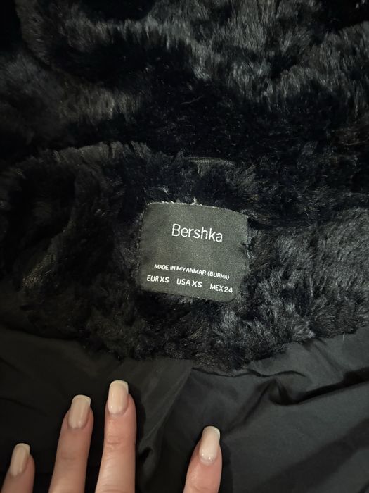 Вкорочена шубка Bershka
