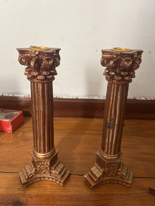 Dois castiçais novos