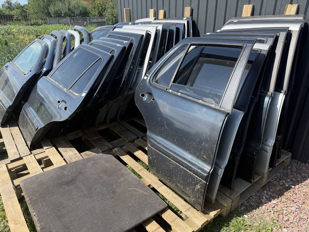 Двері Мерседес ML W163 Мл джип Mercedes ml270 ml320 ml400 ml430 дверка