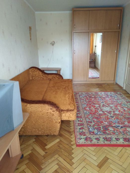 Сдам 1-кв на пр А.Поля 9000