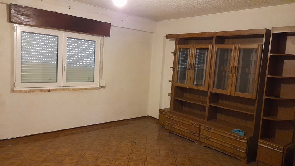 Apartamento T1 Centro do Carregado