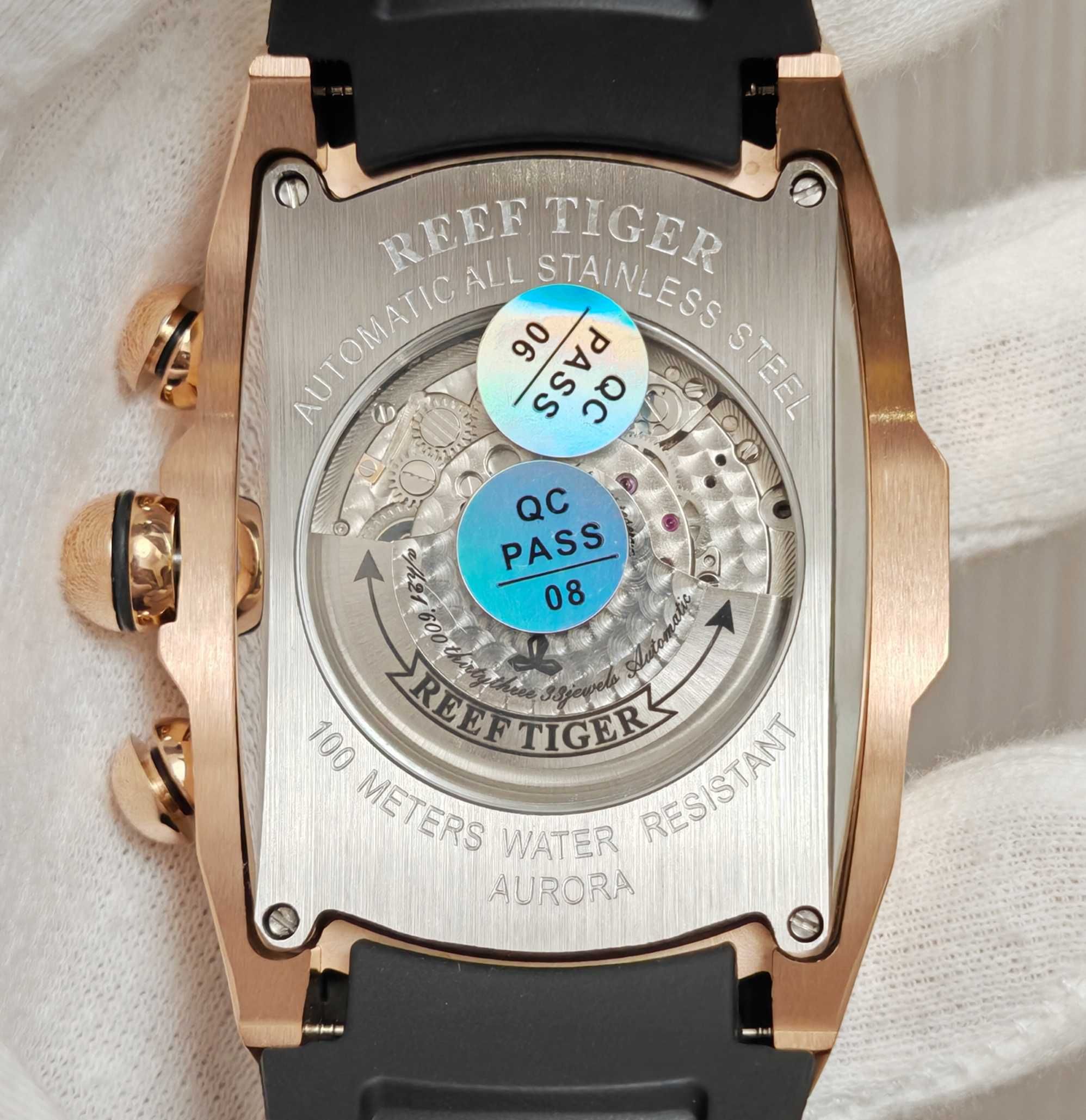 Чоловічий годинник Reef Tiger Aurora Tank 2 Automatic Gold/Black 100m