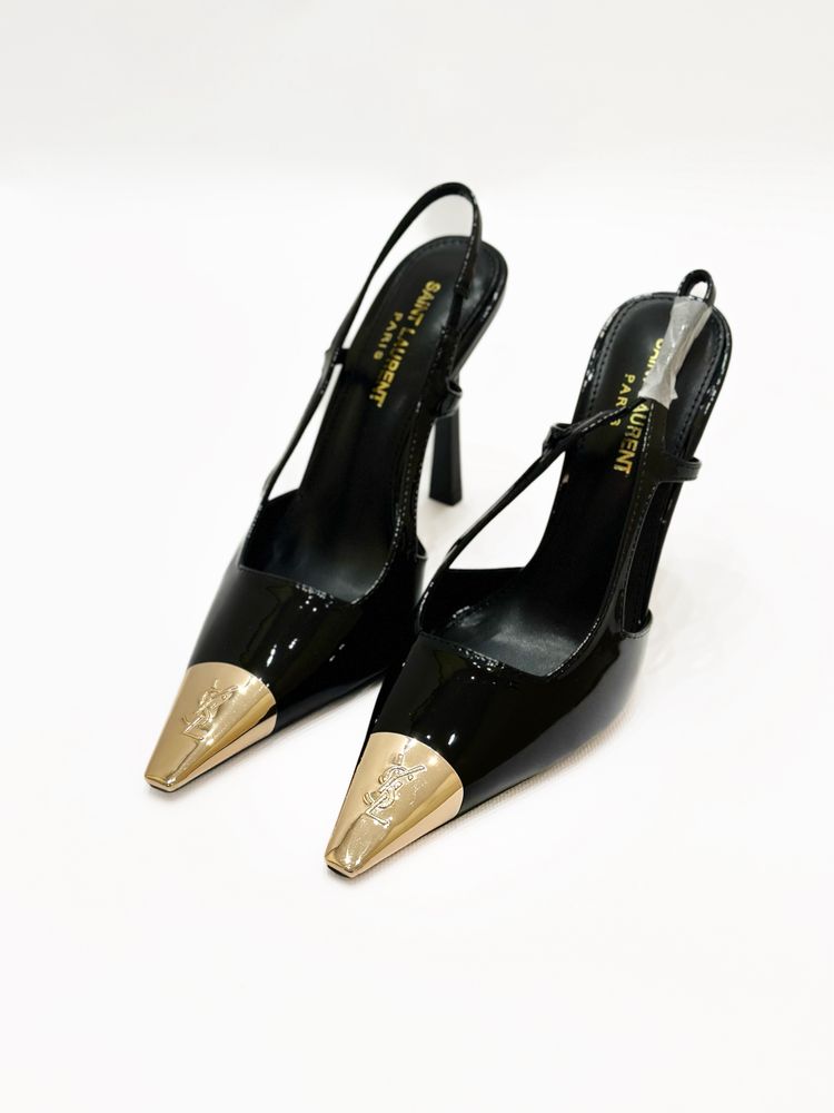 Туфлі YSL.