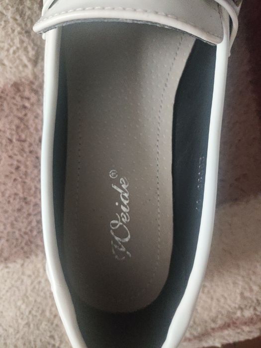 mokasynki 37 białe (śmietanka)