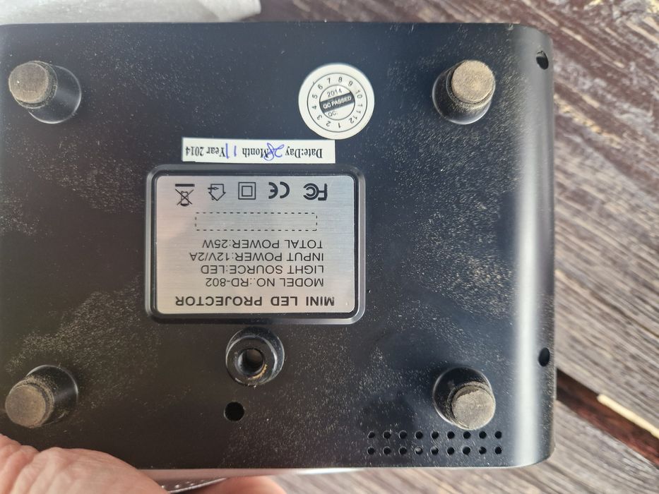 Mini Led projektor rzutnik telewizor na ścianie