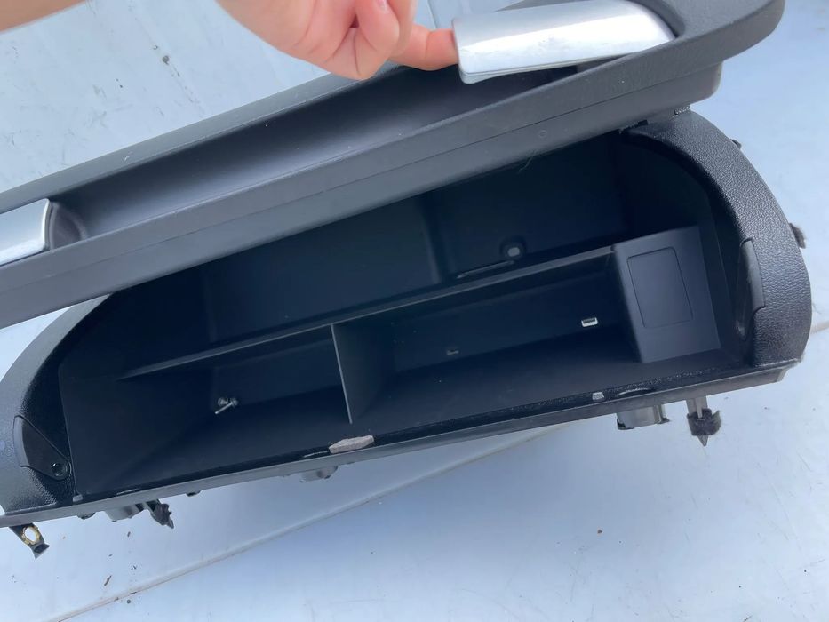 Schowek pasażera Audi A3 8P 8P1857035