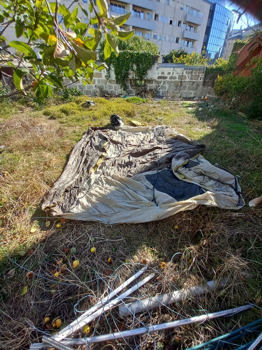 Tenda Quechua em bom estado