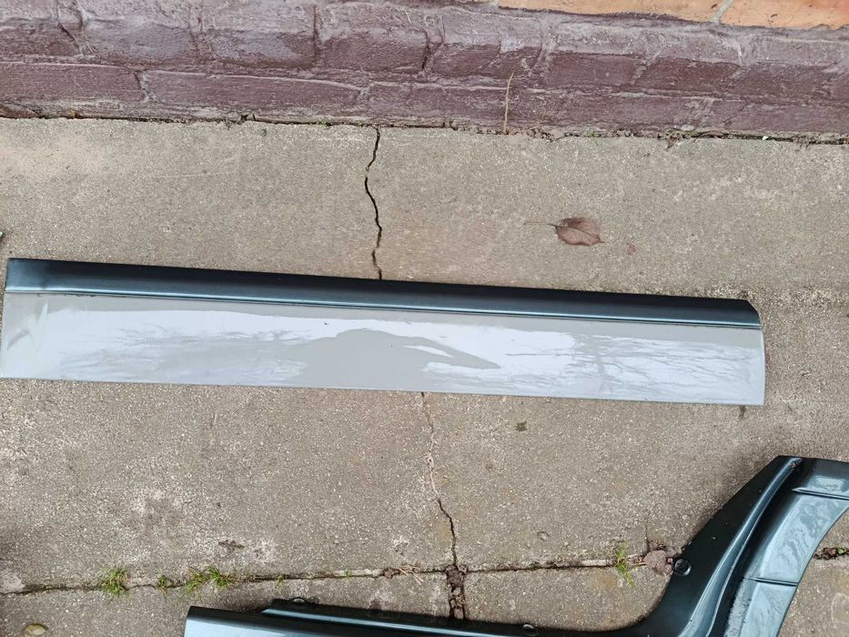 Накладка молдінг передніх лівих дверей ваз 2115