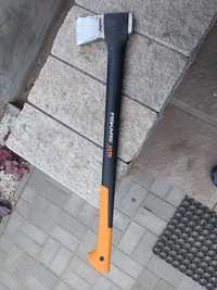 Siekiera Fiskars x21