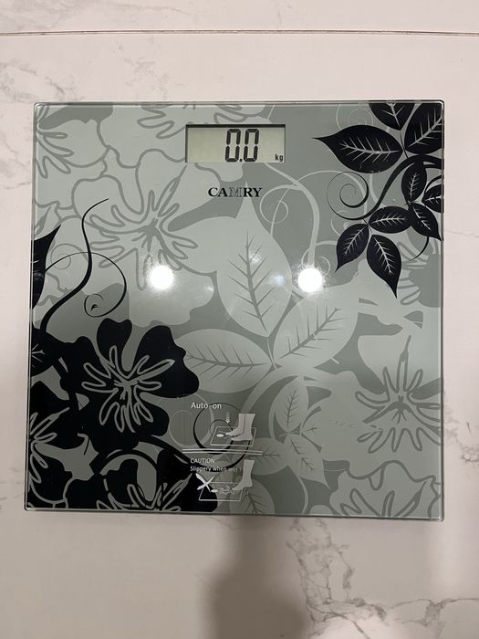 Весы напольные модель ЕВ9370 до 150 кг, точность измерения 100г.