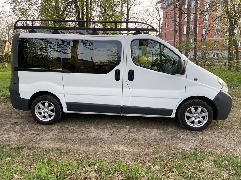 Opel Vivaro 2005