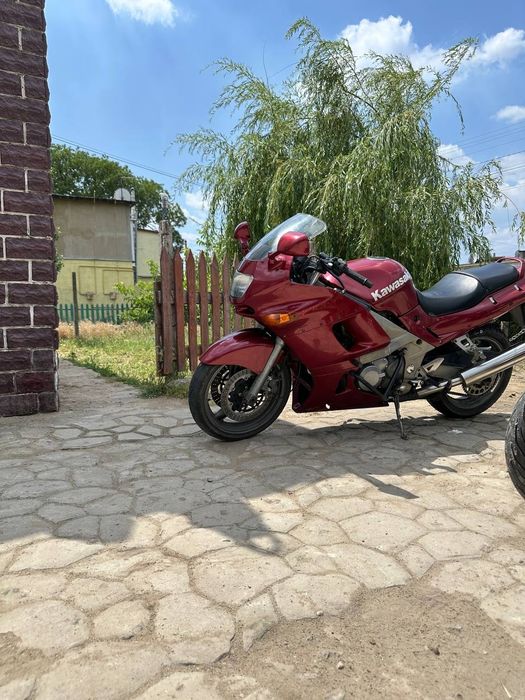 Продам мотоцикл Kawasaki zzr400 на документах