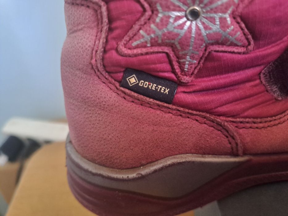 Продам дитячі ботіночки виробник ecco