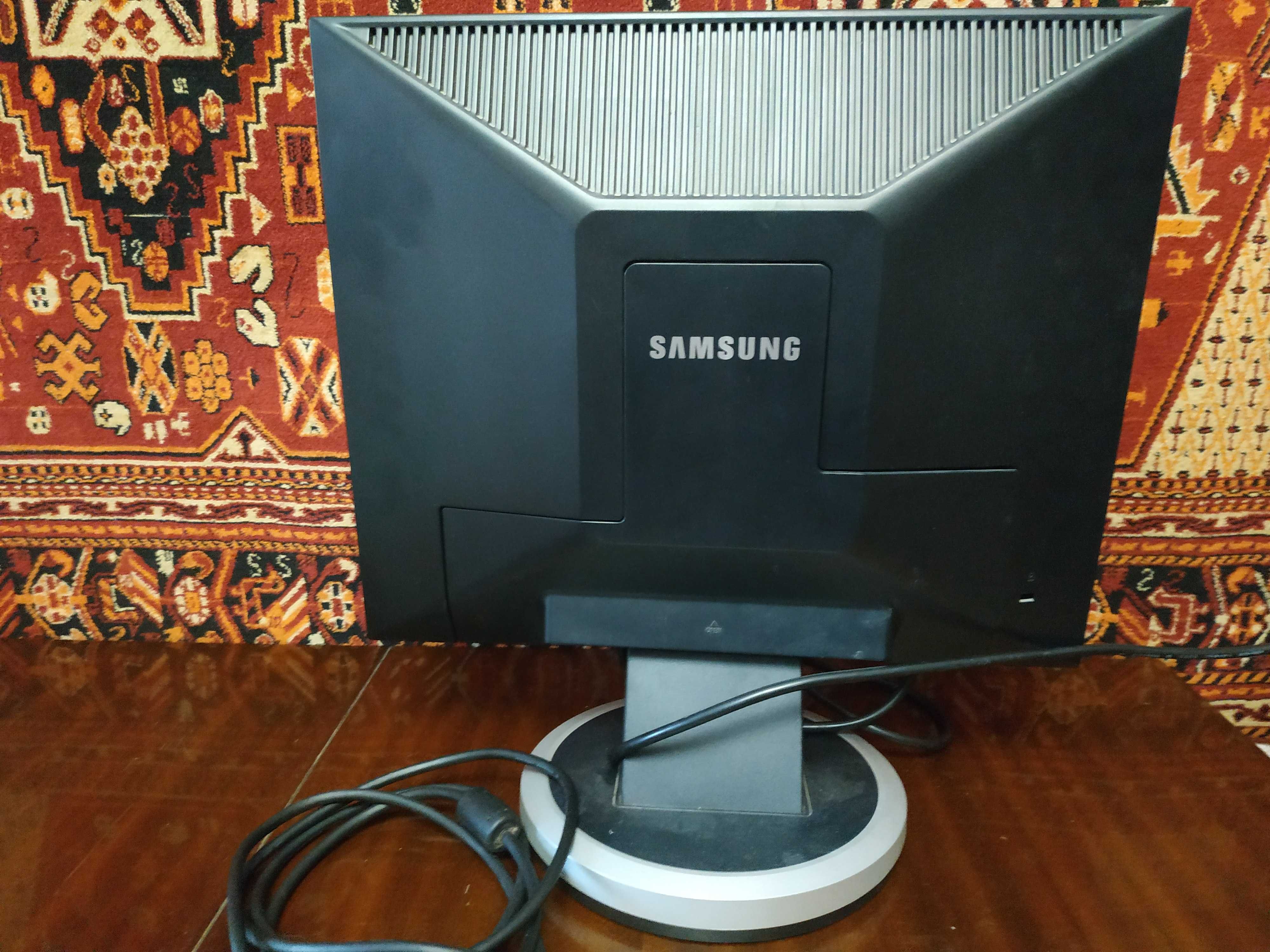 монитор Samsung SyncMaster940BF под ремонт