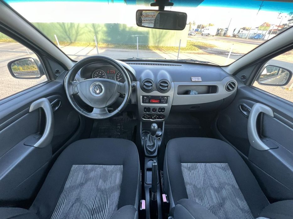 Продам офіційний Рено Сандеро,2012 рік