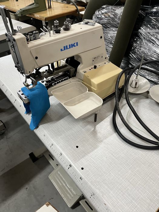 Maquina de pregar botao juki