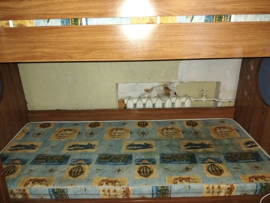 Продам двух ярустную кровать