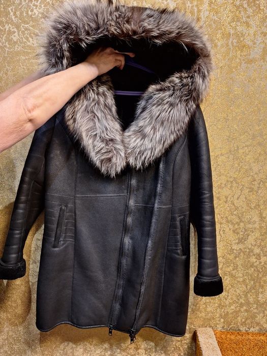 Женская дубленка с опушкой чернобурки на капюшоне р.48-50-52