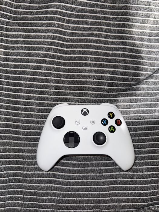 Pad Xbox Series X Biały