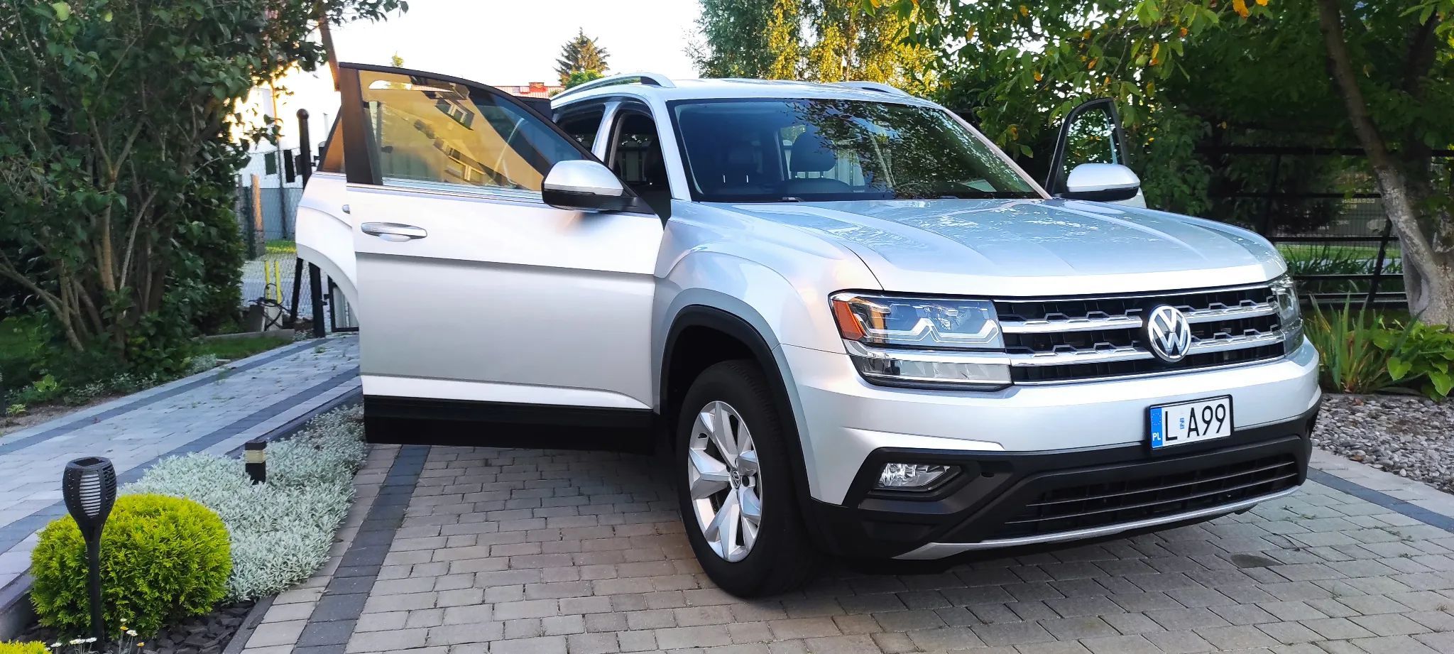 Volkswagen Atlas Śliczny -- 3.6 Benzyna - 7 Osób