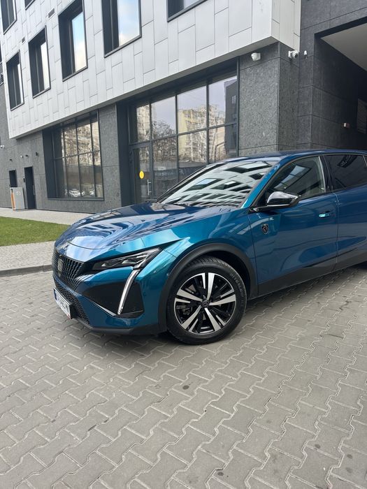 Автомобіль Peugeot 408 пежо 408