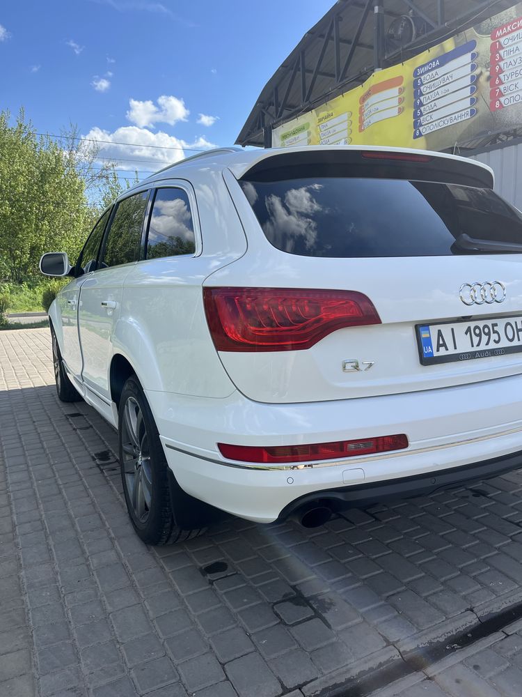 Продам Audi Q7 2011 року